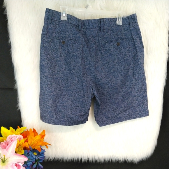 Chaps Men's Blue Floral Shorts Size 36 - Picture 9 of 9